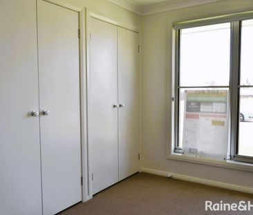 Brand new stunning 4-bedroom home - Photo 2