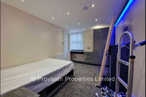 4 Bedroom Flats in Woodhouse - Photo 1