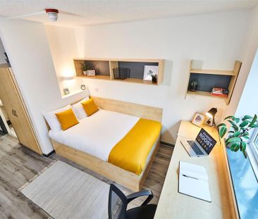 1 bedroom in a flat share to rent - Photo 4