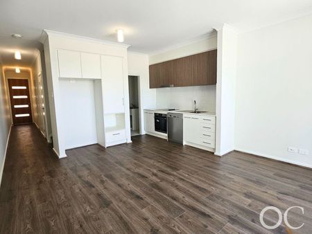 Open The Door to Convenient, Modern Living in Munno Para - Photo 3