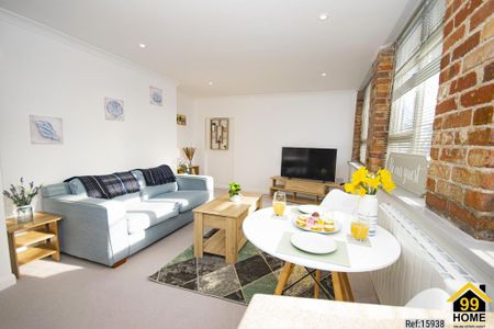 2 bedroom flat to rent - Photo 2