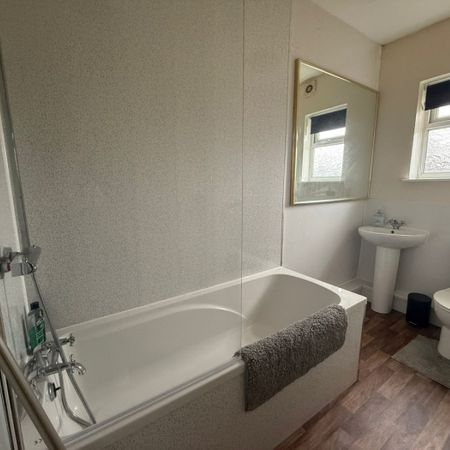 1 bed House Share - To Let - Photo 4