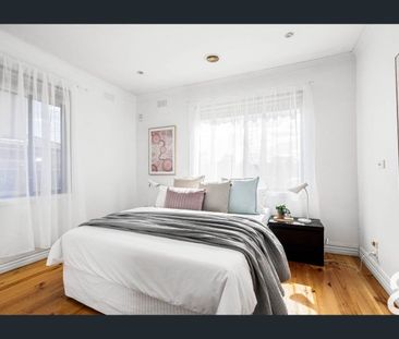 Family Home! - Photo 1