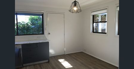 Spacious Villa | Prime Location - Photo 4