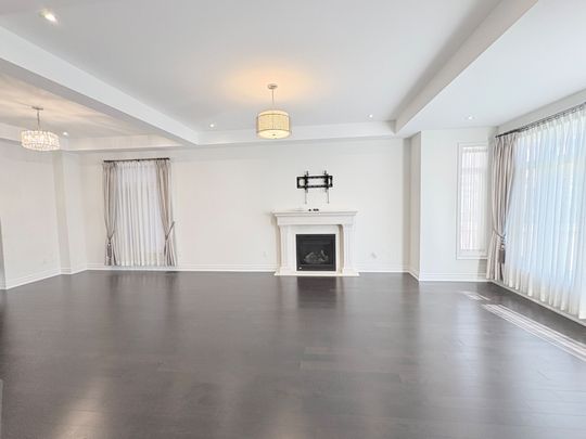 For Lease - 96 Threshing Mill Boulevard, Oakville, Ontario - Photo 1