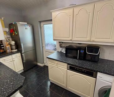 1 bedroom in a house share to rent - Photo 4