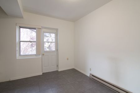539 Prince-Arthur west - Photo 5