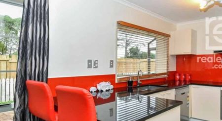 Modern brick & tile with 3 bedrooms, 2 bathrooms - Photo 4