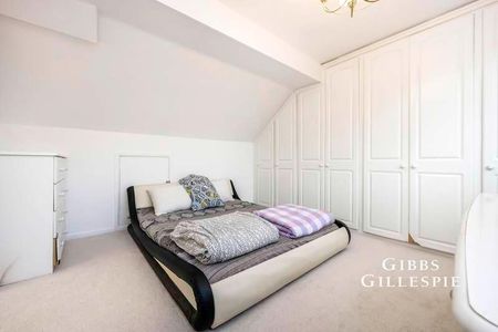 St. Michaels Crescent, Pinner, HA5 - Photo 3