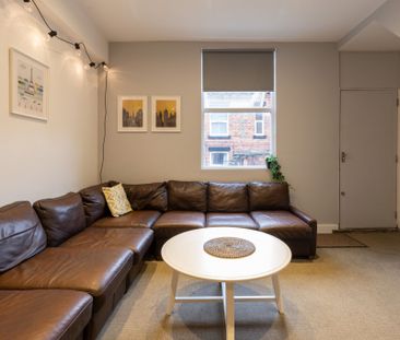 Norwood Grove,, Hyde Park, Leeds - Photo 2