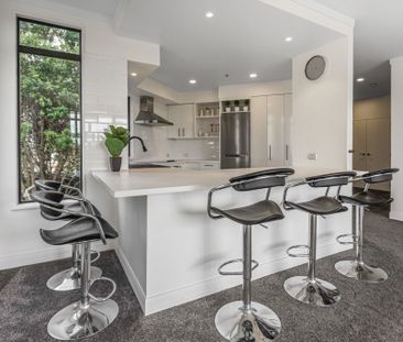 Lifestyle at the Banks!! - Photo 1