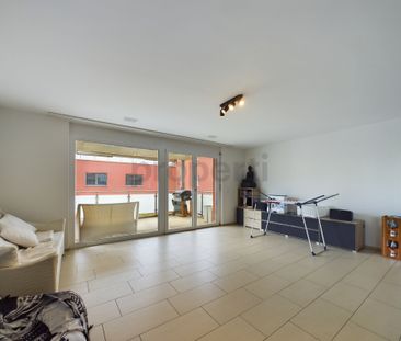 Moderne 3.5-Zimmer Wohnung in Weiach - Photo 2