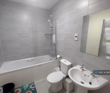 3 bedroom semi-detached house to rent - Photo 6