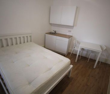 House share to rent - Photo 3