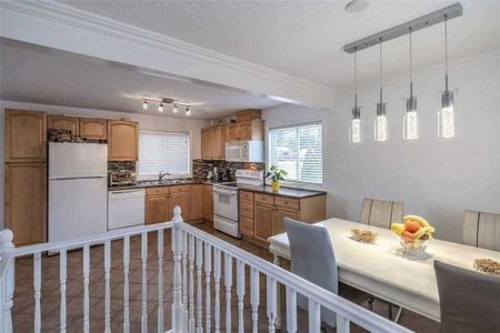 For Lease - 2267 25th Side Road, Innisfil, Ontario - Photo 2