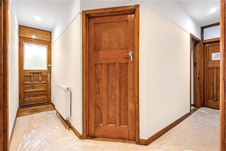 A detached four bedroom bungalow situated within the Village of Ickenham, Uxbridge. - Photo 5