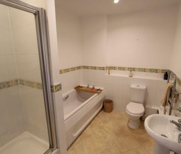 2 bedroom apartment to rent - Photo 4