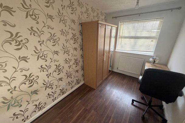 Meltham Close - Photo 1