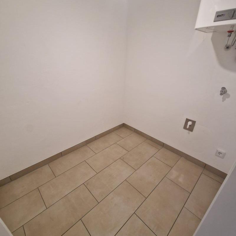 GENERALSANIERTE 1-Zimmerwohnung Top 7 inkl. überdachten Stellplatz - Photo 1