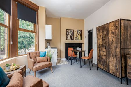 Room 6 – Nuneaton - Photo 3