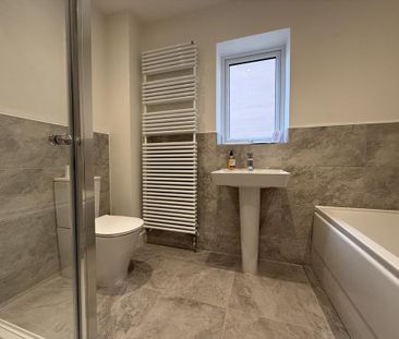 4 bedroom detached house to rent - Photo 6