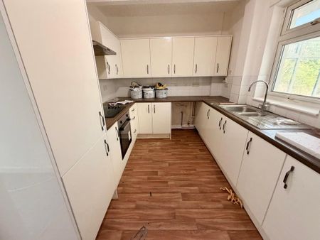 3 bedroom terraced house to rent - Photo 4