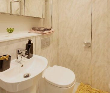 1 bedroom in a flat share to rent - Photo 6