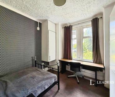 5 bedroom house to rent Henville Road, 40 Henville Road, Bournemout... - Photo 3