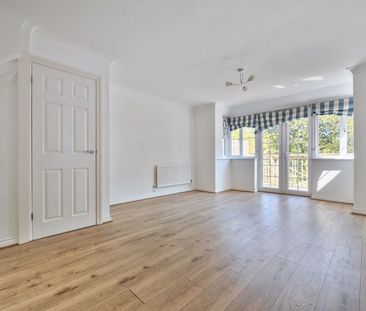 Weycombe Road, Haslemere - 3 bedrooms Property for lettings - Seymours - Photo 3