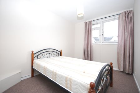 3 Bed Flat, Watford Close, SW11 - Photo 4