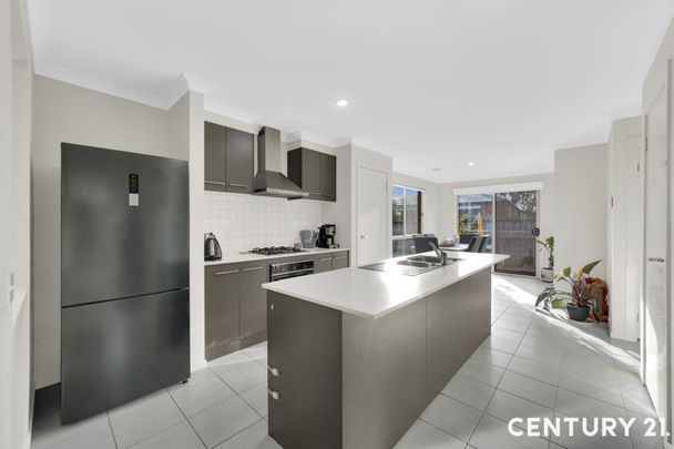 Spacious Family Home !! - Photo 1