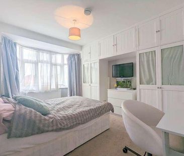 Gould Road, Bedfont, TW14 - Photo 4