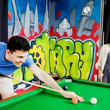 Seven Bedroom Apartment - Photo 1