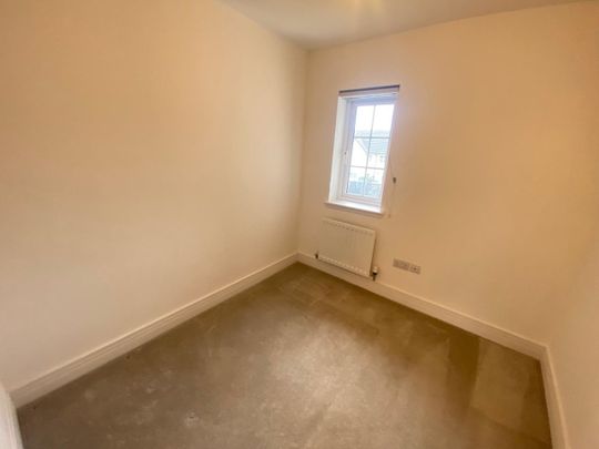 3 Bed Terraced House, Home Farm Road, AB22 - Photo 1