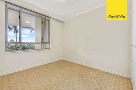 PRIME POSITION WITH MOMENTS TO SHOPS AND BAY RUN...CALL 0421 579 502 - Photo 3