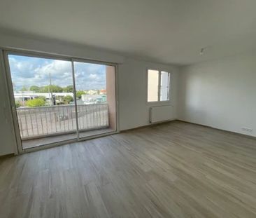 Location Appartement 3 pièces 69 m2 à Niort - Photo 2