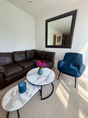 2 Bed Flat, Hans Crescent, SW1X - Photo 1