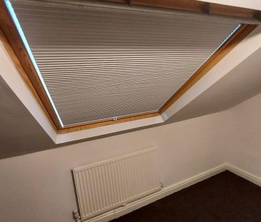 4 bedroom semi-detached house to rent - Photo 5