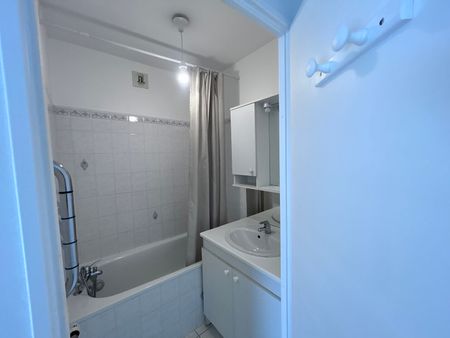 Location Appartement 2 pièces 45m² - Photo 4