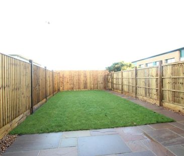 Woodlands Road, Guildford - 3 bedrooms Property for lettings - Seym... - Photo 3