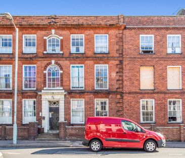 2 bedroom flat to rent King Street, NR30 - Photo 1
