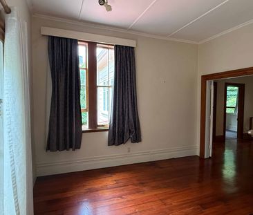 143 Wadestown Rd - Photo 2