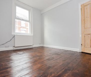 3 bedroom terraced house to rent - Photo 5