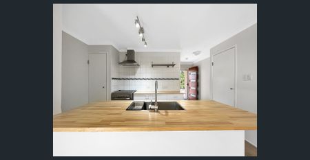 Perfect Family Home - Photo 5