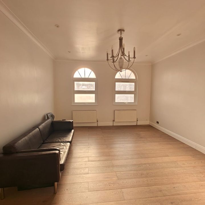 3 Bed Flat, Median Road, E5 - Photo 1