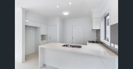 Perfect family home in the Brighton Lakes Estate! - Photo 3