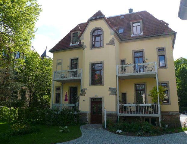 Denkmalperle - Nähe "Großer Garten"! Hochwertige 3-Zimmer- Wohnung mit Balkon und eigenen Garten! - Foto 1