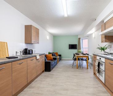 1 bedroom in a flat share to rent - Photo 5