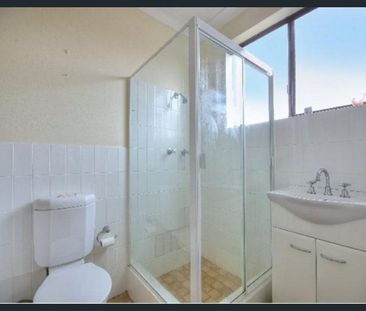 Fully Furnished 1 bedroom Unit - Photo 5