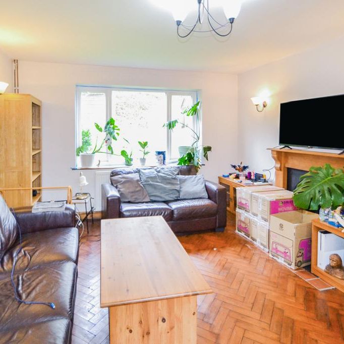 3 bedroom semi-detached house to rent - Photo 1